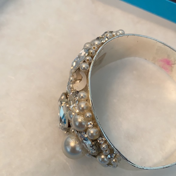 Rhinestone and Pearl bangle bracelet wedding - Picture 10 of 11